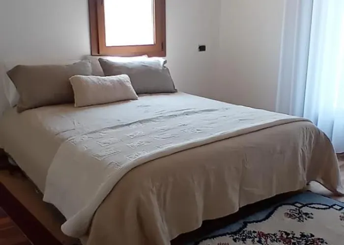 Elira House Pensión