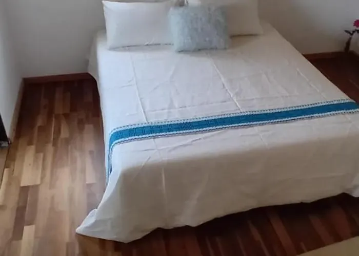 Pensión Elira House Rrashbull